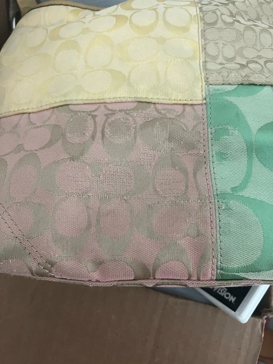 Vintage Coach pastel patchwork shoulder bag - Picture 9 of 10